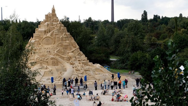 В Германии соорудили самый высокий песочный замок. В Германии соорудили самый 6