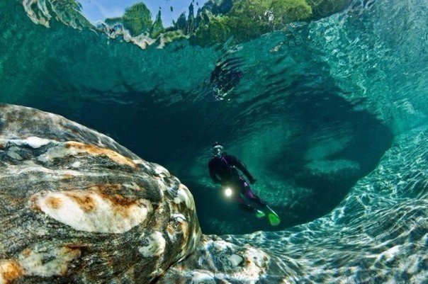 Кристально-чистая горная река Верзаска (Verzasca), Швейцария. Кристально-чистая горная река 5 Кристально-чистая горная река Верзаска (Verzasca), Швейцария. Кристально-чистая горная река 5