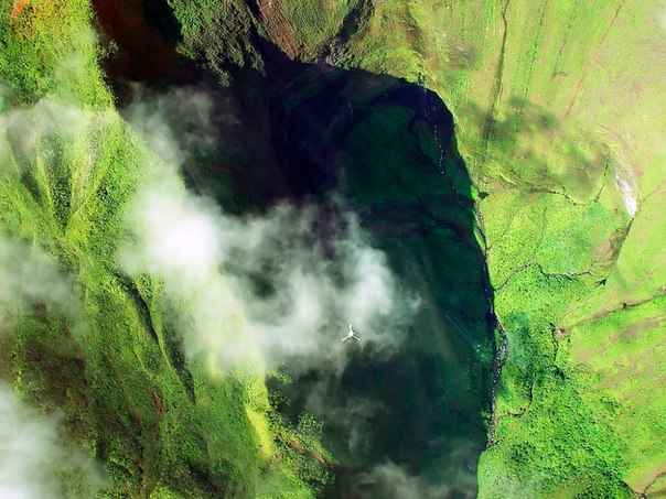 Водопад Хонокохау — доисторические пейзажи эпохи динозавров. Водопад Хонокохау — 3
