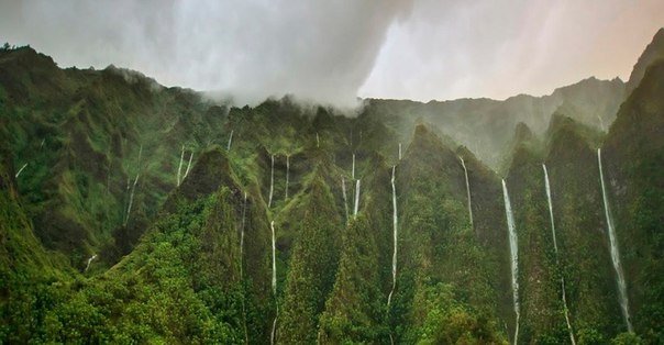 Водопад Хонокохау — доисторические пейзажи эпохи динозавров. Водопад Хонокохау — 4