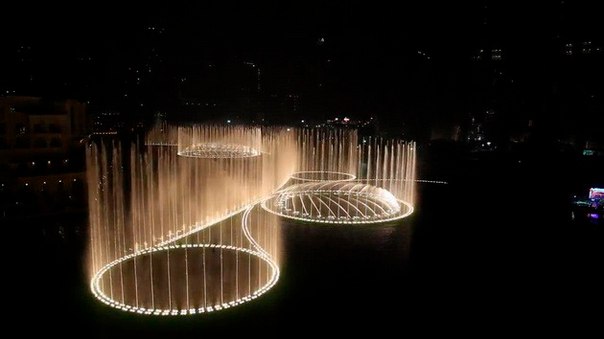 Фонтан Дубай – самый большой фонтан в мире